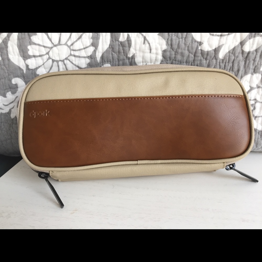 "dpark" Electronics Case
